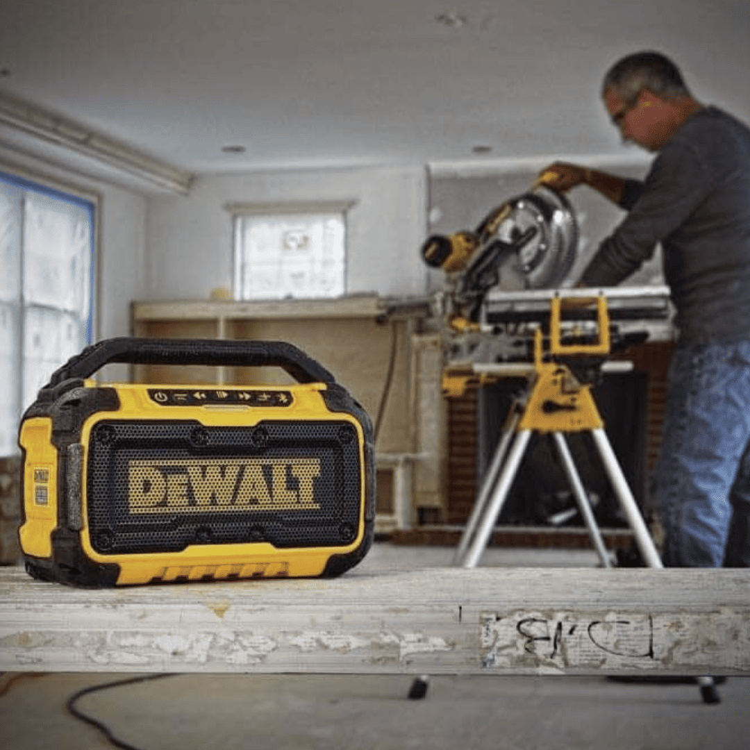 Parlante Altavoz 12V / 20V Bluetooth DCR010 Dewalt - COD:100725