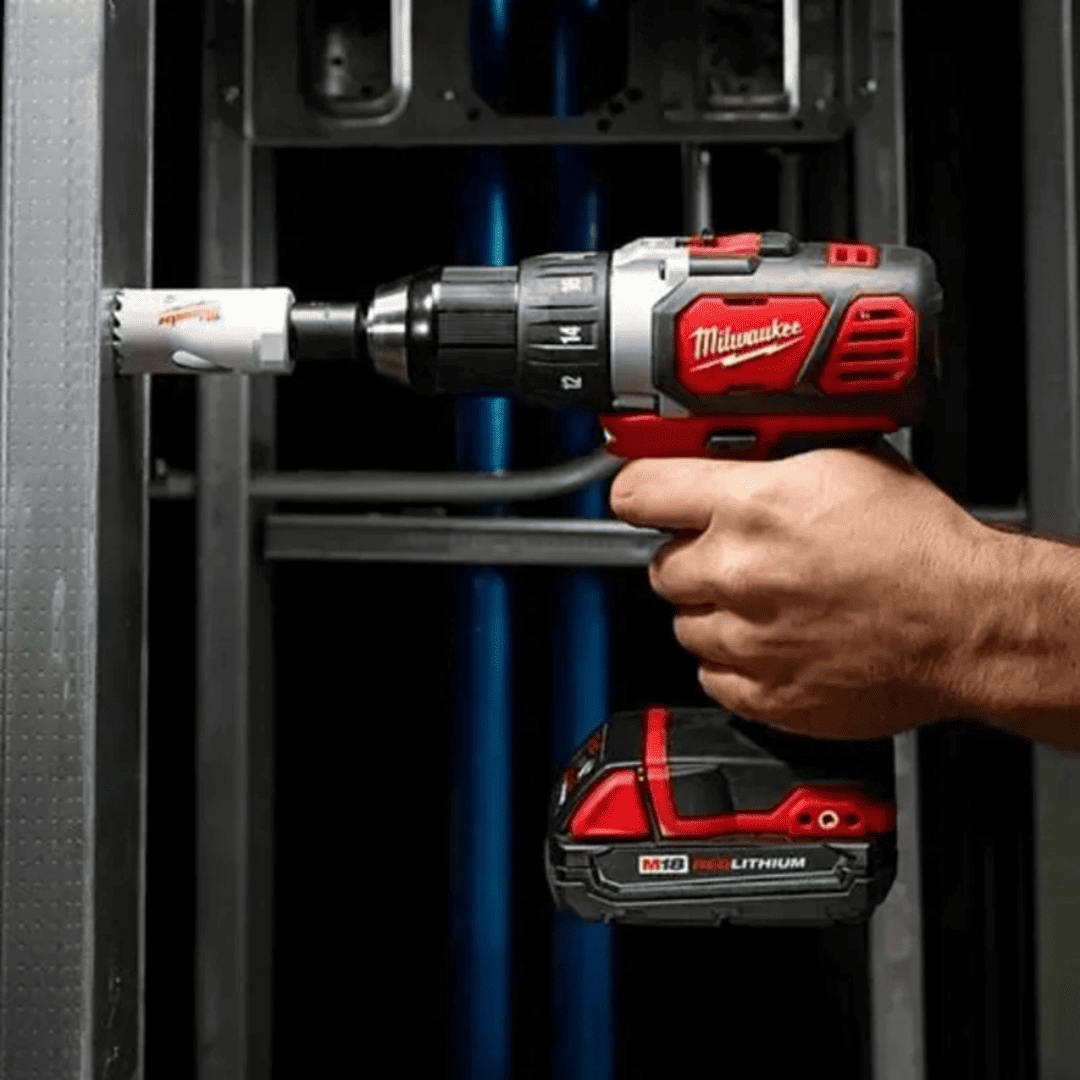 TALADRO ATORNILLADOR MILWAUKEE M18 2606-20 - COD:100692