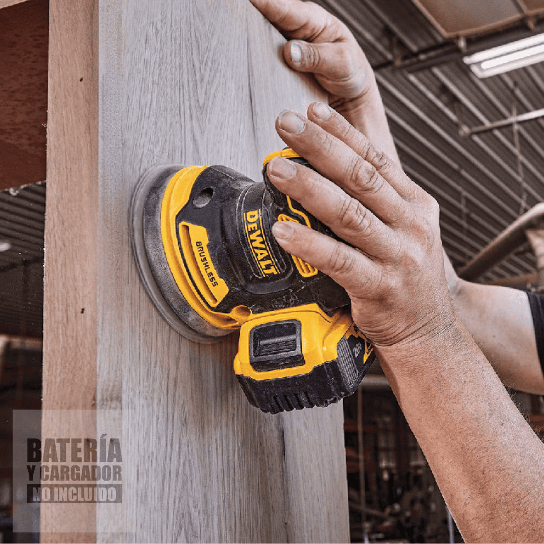 LIJADORA ROTO ORBITAL INALÁMBRICA 5”- DEWALT DCW210B - COD:100729