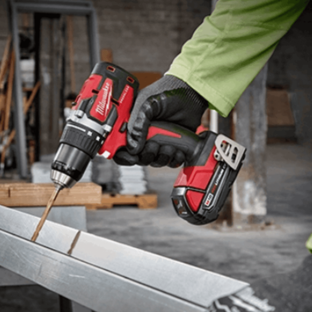 TALADRO ATORNILLADOR  MILWAUKEE M18 2801-20 - COD:100693