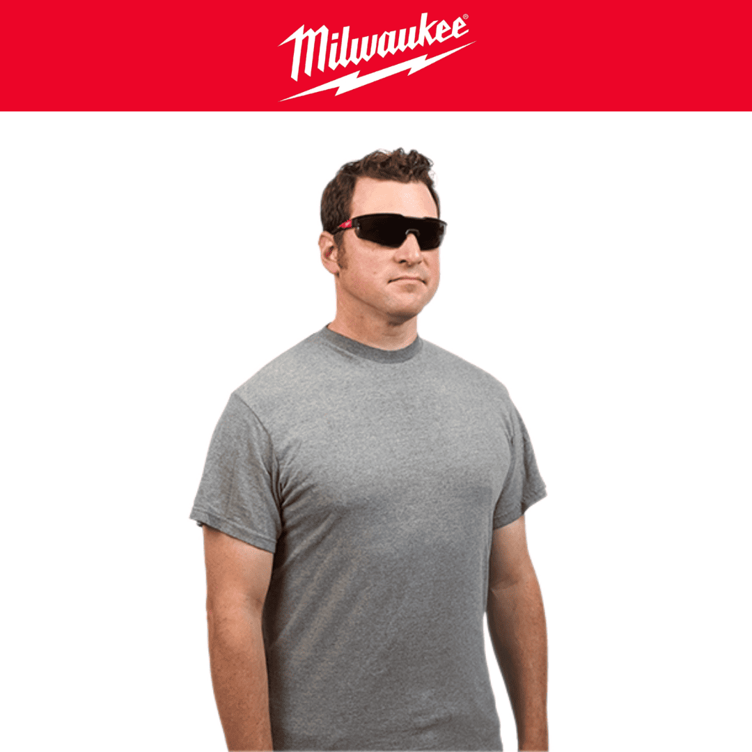 GAFAS DE SEGURIDAD ANTI-RAYAS GRIS - MILWAUKEE  48-73-2105 - COD:100586