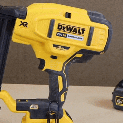 Clavadora XR Calibre 18  Dewalt DCN680B - COD:100642