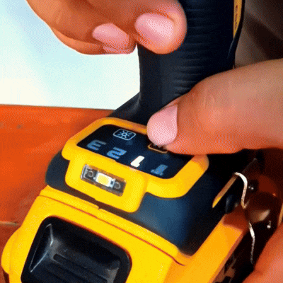 LLAVE DE IMPACTO 1/2" 20V 812NM DEWALT DCF891B - COD:100714